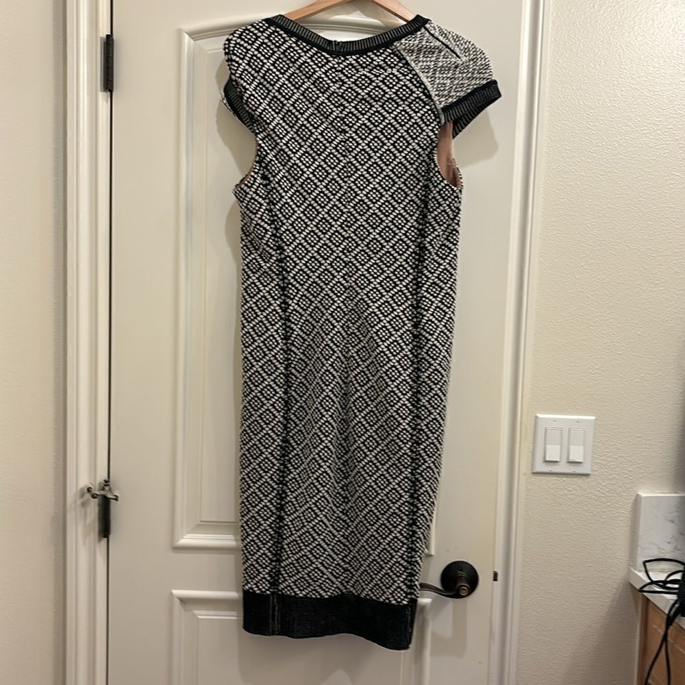 Anthropologie Josette by Bryon Lars Beauty Mark. It's black and white. Size 8 - Picture 13 of 15